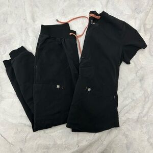 Black Fabletics scrub set size small
